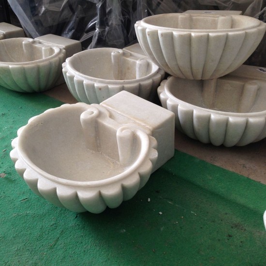 CONCHIGLIA ACQUASANTIERA IN MARMO VASCA LISCIA