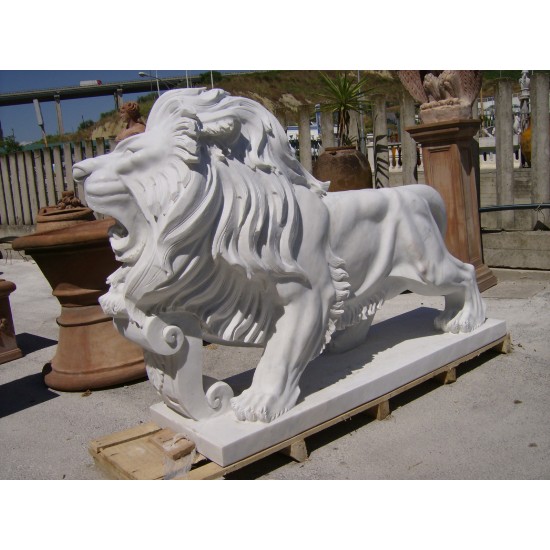 COPPIA DI LEONI IN MARMO BIANCO Cm. 115