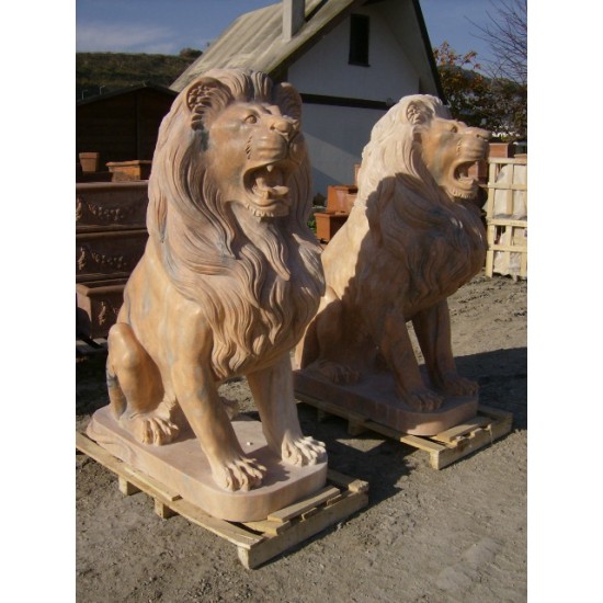 COPPIA DI LEONI IN MARMO SEDUTI CM. 160