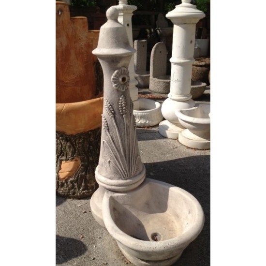 FONTANA A COLONNA IN CEMENTO SPIGHE