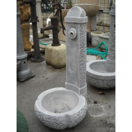 FONTANA A COLONNA IN CEMENTO TIPO MORTAIO