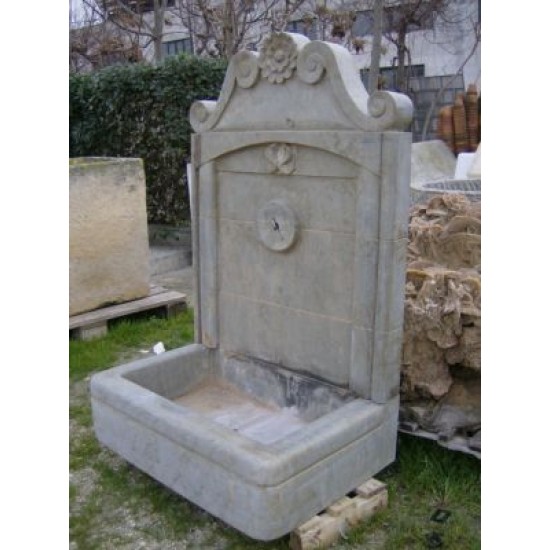 FONTANA A PARETE IN PIETRA