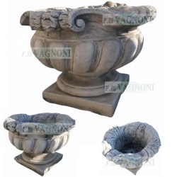 OUTLET N° 2  COPPIA DI VECCHI VASI IN CEMENTO CM. 68X50