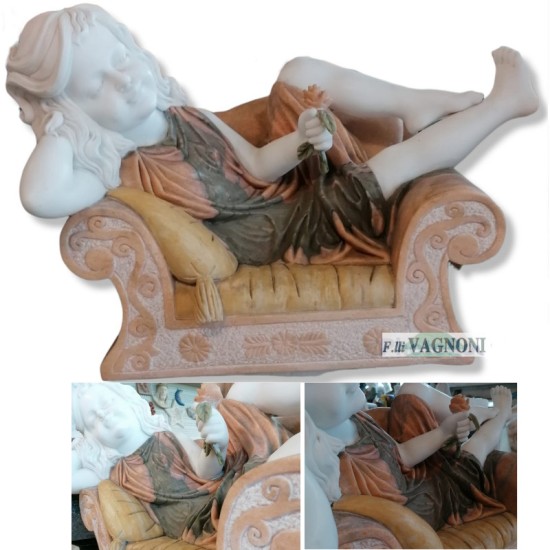 STATUA PUTTO SUL SOFA' IN MARMO MULTICOLOR CM. 80 STATUA PUTTO SUL SOFA' IN MARMO MULTICOLOR CM. 80