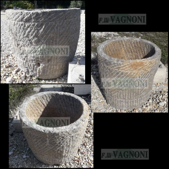 GRANDE VASCA IN PIETRA TROGOLO CM. 70X70 GRANDE VASCA IN PIETRA TROGOLO CM. 70X70