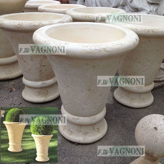 COPPIA DI VASI IN CEMENTO TIPO TRAVERTINO CM. 60 COPPIA DI VASI IN CEMENTO TIPO TRAVERTINO CM. 60