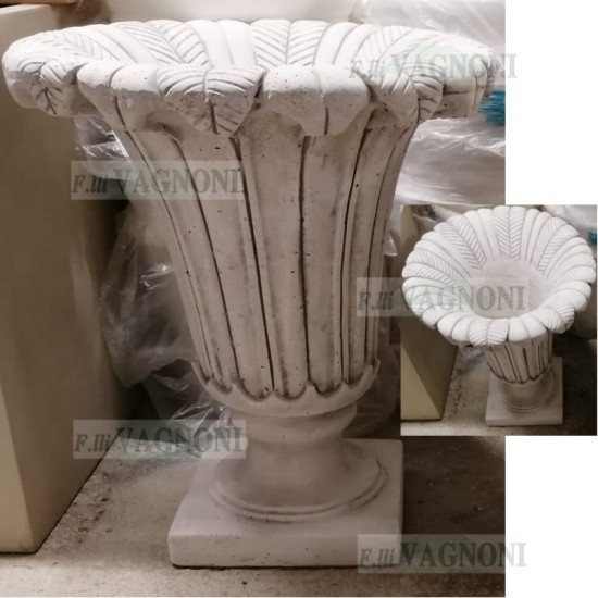 VASO A CALICE IN CEMENTO MOD. FOGLIE VASO A CALICE IN CEMENTO MOD. FOGLIE