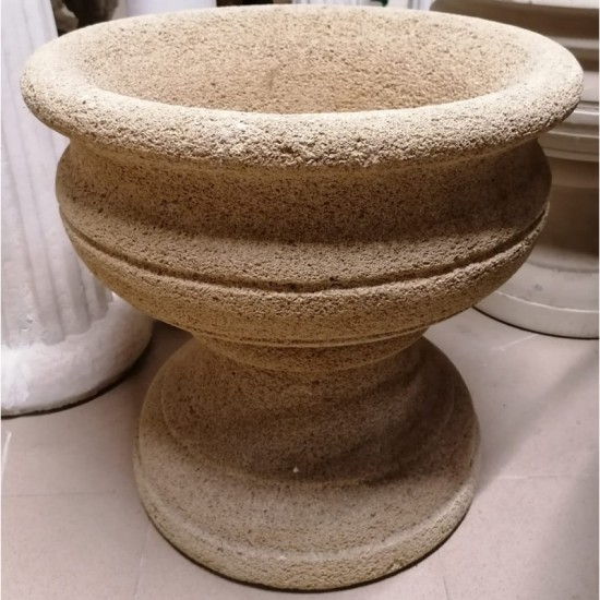VASO A CALICE IN PIETRA CARPARO O TUFO GIALLO VASO A CALICE IN PIETRA CARPARO O TUFO GIALLO