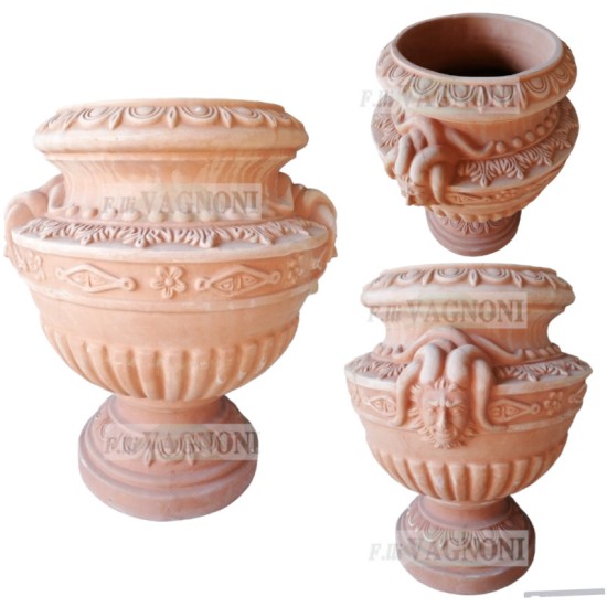 VASO A CALICE IN TERRACOTTA TOSCANA MEDUSA CM. 65 VASO A CALICE IN TERRACOTTA TOSCANA MEDUSA CM. 65